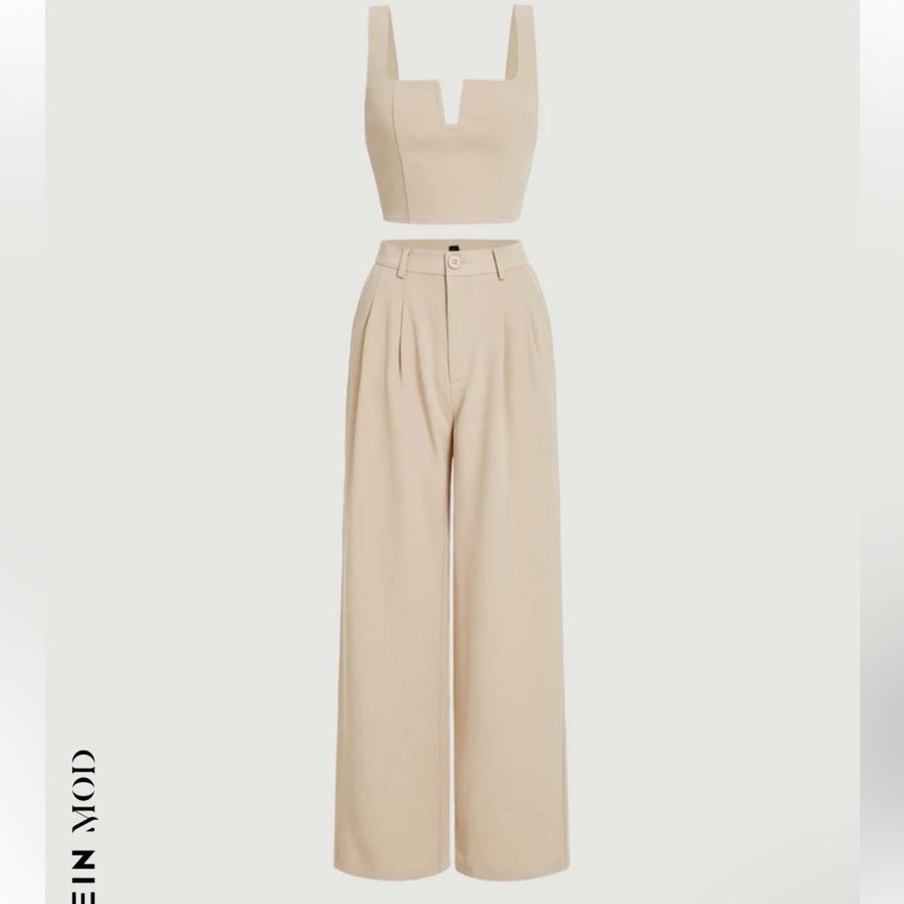 🔆Two piece 🔆beige pant set. Very elegant and light weight fabric